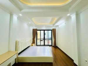 NHÀ PHỐ VĨNH TUY - PHÂN LÔ - THANG MÁY - CÁCH PHỐ 20M - 40M2 - 5 TẦNG - NHỈNH 10TỶ